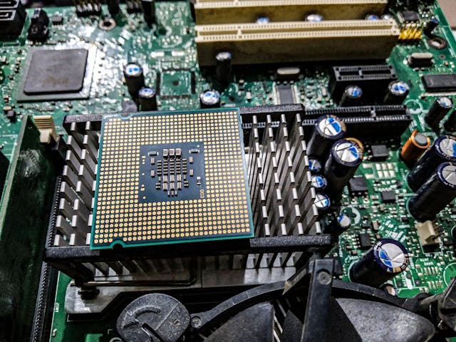 India’s Electronics Sector Records Strong Growth as Exports and Women’s Employment Rise